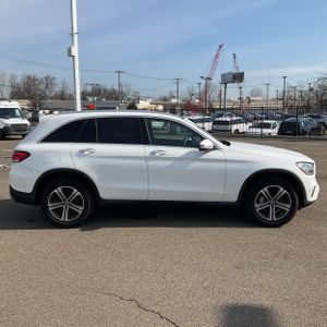 MERCEDES-BENZ GLC - 10