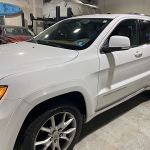 JEEP GRAND CHEROKEE SUMMIT - 2