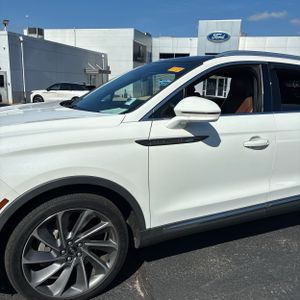 2021 Lincoln NAUTILUS RESERVE 照片 2