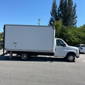 FORD E-350 CUTAWAY - 10