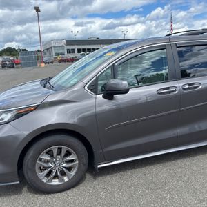 2023 Toyota SIENNA LE 8-PASSENGER 照片 2