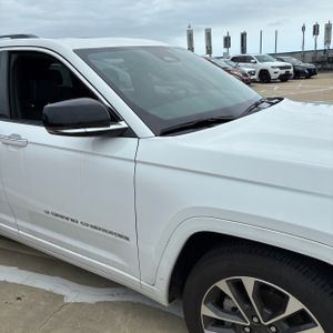 2024 JEEP GRAND CHEROKEE OVERLAND — фото 13