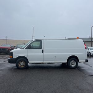 CHEVROLET EXPRESS 2500 - 3