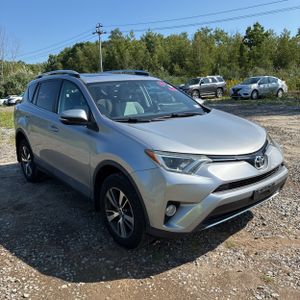 صورة 8 لـ 2016 Toyota RAV4 XLE