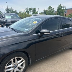 FORD FUSION SE - 2