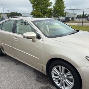 صورة 13 لـ 2014 Lexus ES 350 BASE
