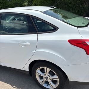 FORD FOCUS SE - 6