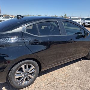 Nissan Versa 1.6 SV Xtronic CVT - 9