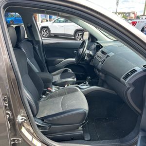 2012 Mitsubishi OUTLANDER SE — миниатюра 32