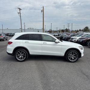 MERCEDES-BENZ GLC - 10