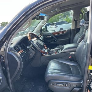 2017 Lexus LX 570 BASE — миниатюра 31