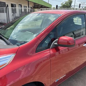 صورة 2 لـ 2013 Nissan LEAF S