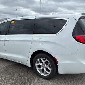 CHRYSLER PACIFICA TOURING - 6