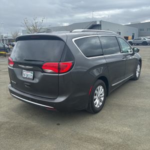 CHRYSLER PACIFICA TOURING L - 8