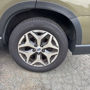 2024 Subaru FORESTER PREMIUM 缩略图 18