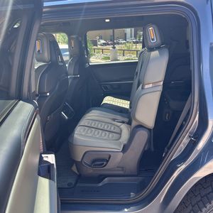 صورة مصغرة 34 لـ 2023 Rivian R1S ADVENTURE