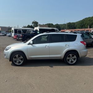 2011 Toyota RAV4 SPORT photo 3