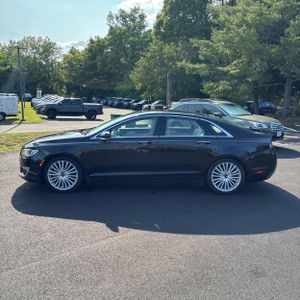 2017 Lincoln MKZ HYBRID RESERVE photo 3