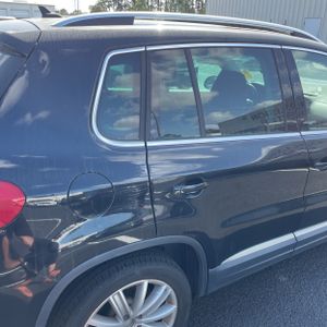 VOLKSWAGEN TIGUAN 2.0T SE - 9