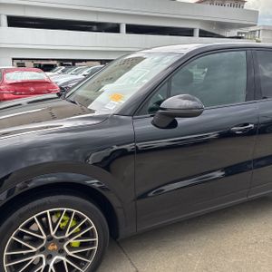 PORSCHE CAYENNE E-HYBRID - 2