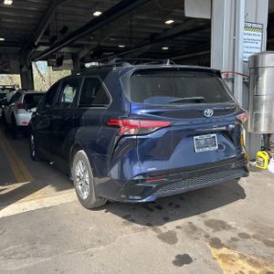 TOYOTA SIENNA - 5