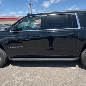 CHEVROLET SUBURBAN LT - 4