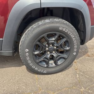 2019 JEEP CHEROKEE TRAILHAWK — миниатюра 18