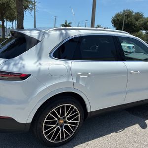 صورة 8 لـ 2022 Porsche CAYENNE