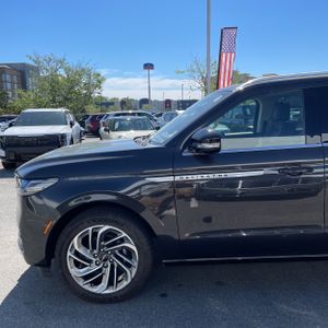 LINCOLN NAVIGATOR RESERVE - 2