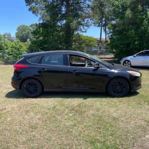 FORD FOCUS SE - 10