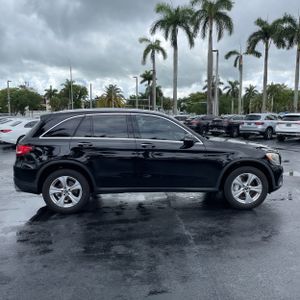 Mercedes-Benz GLC 300 - 10