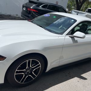 FORD MUSTANG ECOBOOST - 2
