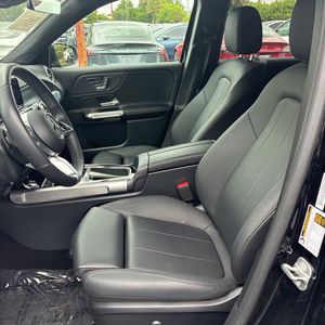 2025 Mercedes-BENZ GLB 缩略图 30