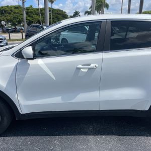 2021 KIA SPORTAGE LX 照片 4