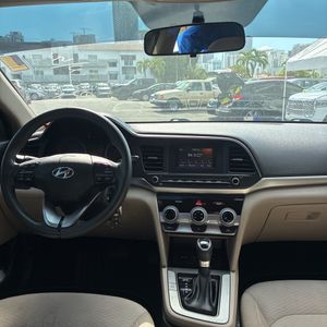 2019 Hyundai ELANTRA SE — миниатюра 36