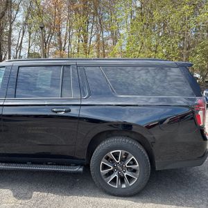 CHEVROLET SUBURBAN Z71 - 6