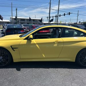 صورة 4 لـ 2019 BMW M4 BASE