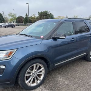 FORD EXPLORER XLT - 2