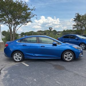2017 Chevrolet CRUZE LT AUTO photo 10