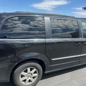 CHRYSLER TOWN & COUNTRY TOURING - 9