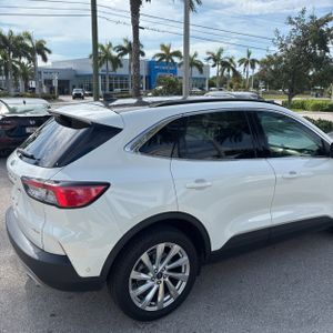 صورة 9 لـ 2021 FORD ESCAPE TITANIUM