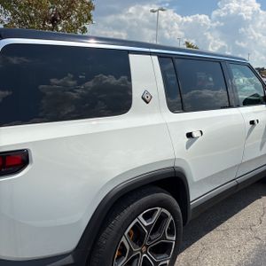 صورة 9 لـ 2022 Rivian R1S LAUNCH EDITION
