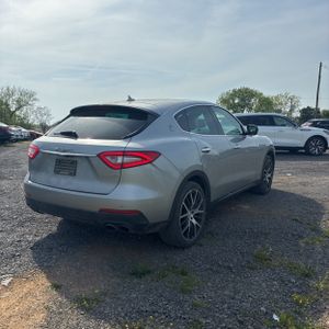 MASERATI LEVANTE BASE - 8