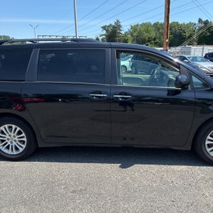 2015 Toyota SIENNA XLE 8-PASSENGER 缩略图 11