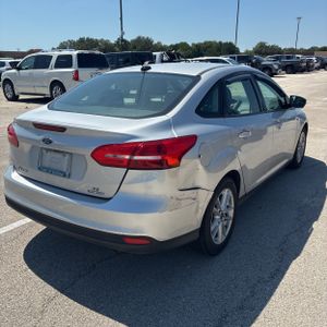 FORD FOCUS SE - 8