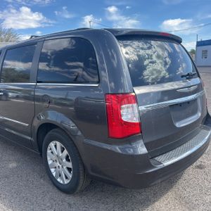 CHRYSLER TOWN AND COUNTRY TOURING - 6