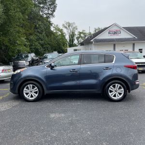 2017 KIA SPORTAGE LX photo 3