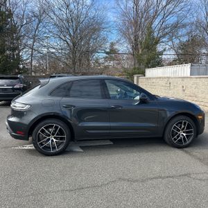 PORSCHE MACAN - 10