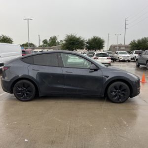 TESLA MODEL Y LONG RANGE - 10