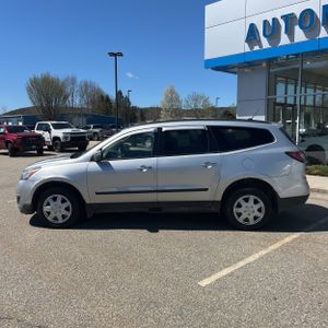 CHEVROLET TRAVERSE LS - 3
